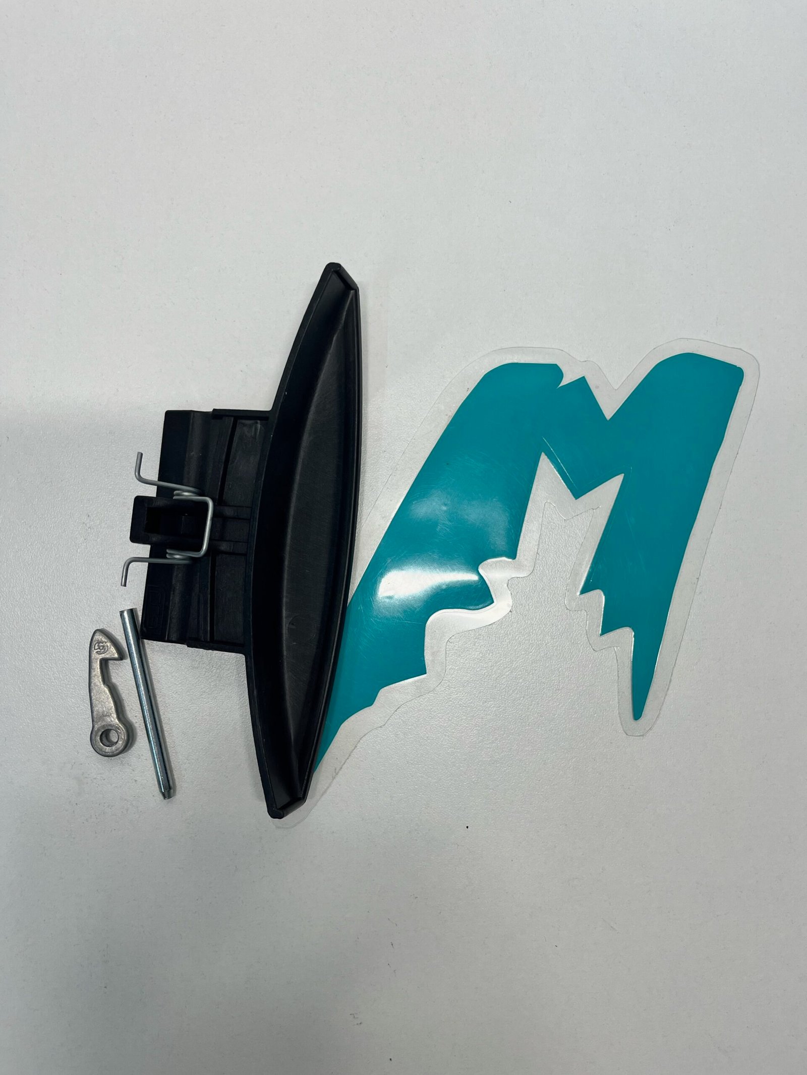 Tirador puerta lavadora Indesit. - Imagen 2