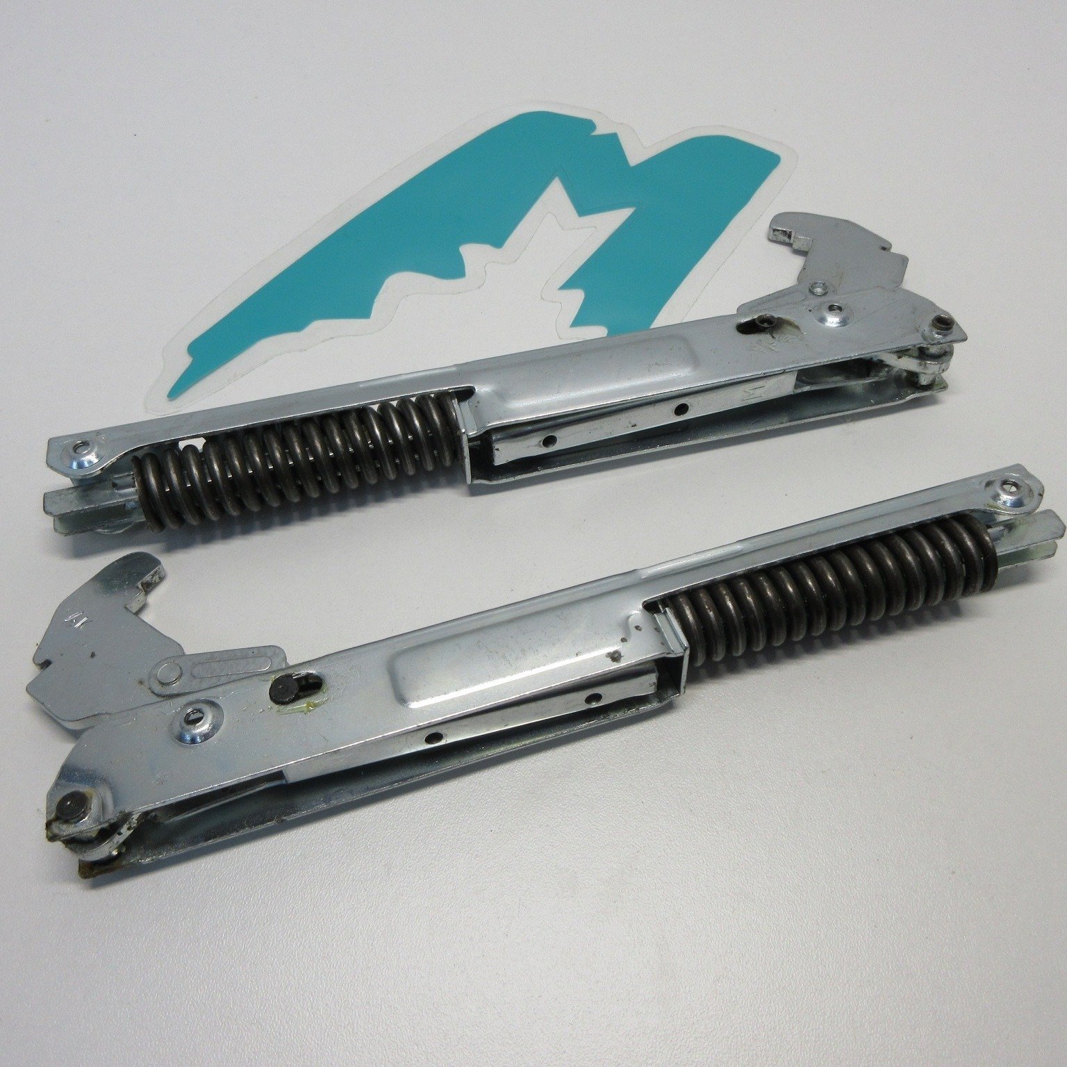 Bisagra puerta horno Teka