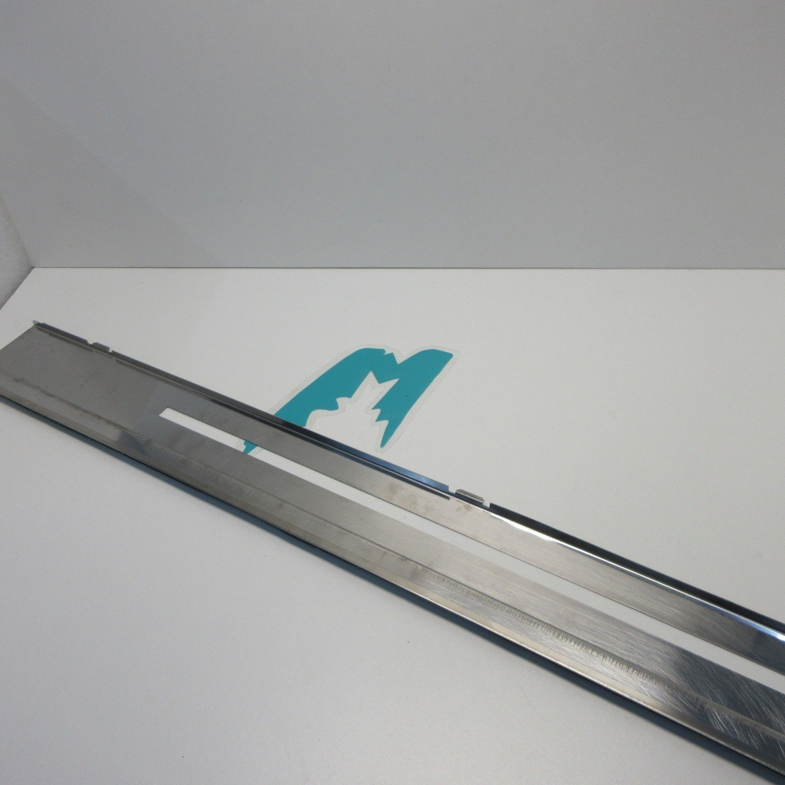 Marco barra led campana Teka - Imagen 3